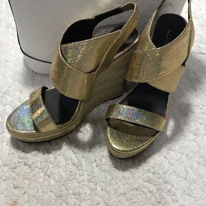 Michael Antonio Gold glittery Wedges
